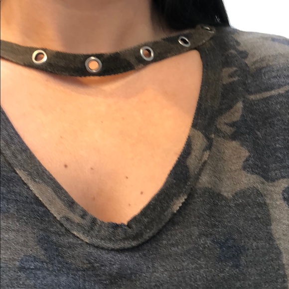 CAMO PRINT TEE CHOKER DRESS - Picture 5 of 7